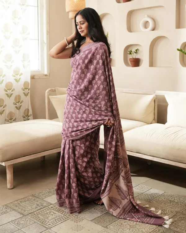 Rustic_Pink_Cotton_Dabu_Print_Mul_Saree_For_Women